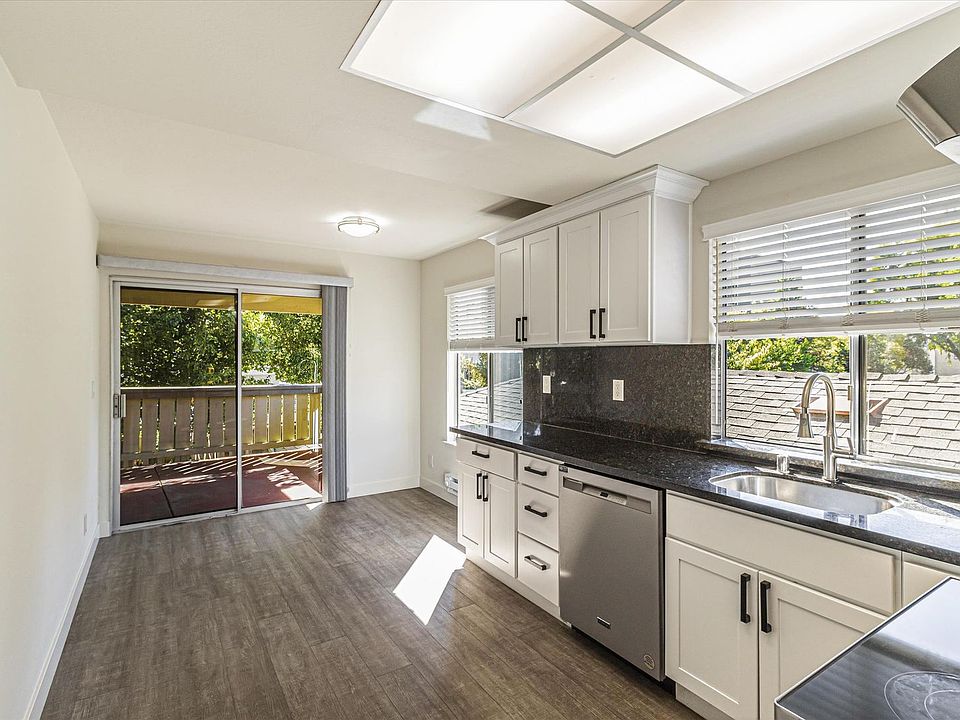 1st image of 1028 Delna Manor Ln