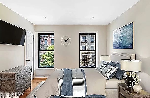 1st image of 6 W 108th St #19