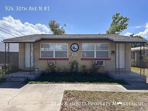 924 30th Ave N #1 Photo 1