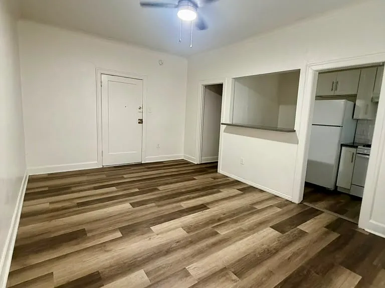 904 S Catalina St #4 — Photo 1