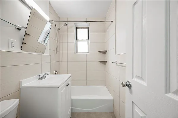 Sold by BREU CHURCHILL | media 16