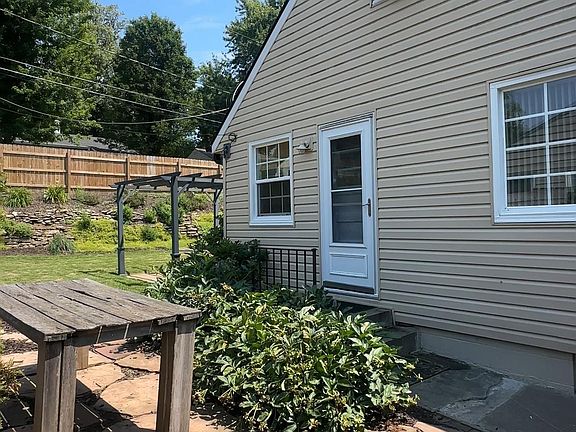 3rd image of 715 S 68th Ave