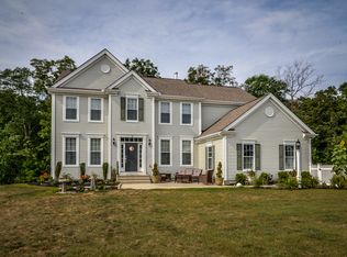 18 Francis Dr, Upton, MA 01568