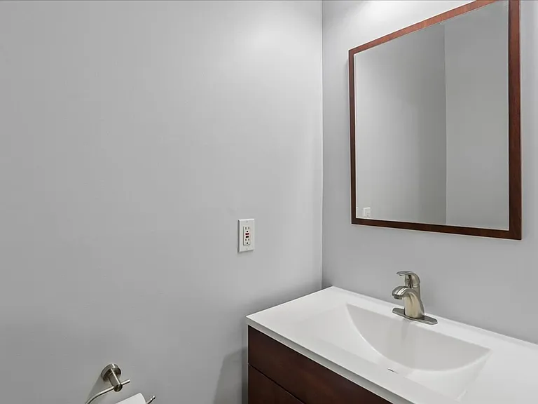 2943 Saint Helen Cir — Photo 33
