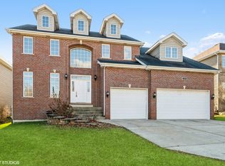 229 Kacie Ct, Westmont, IL 60559