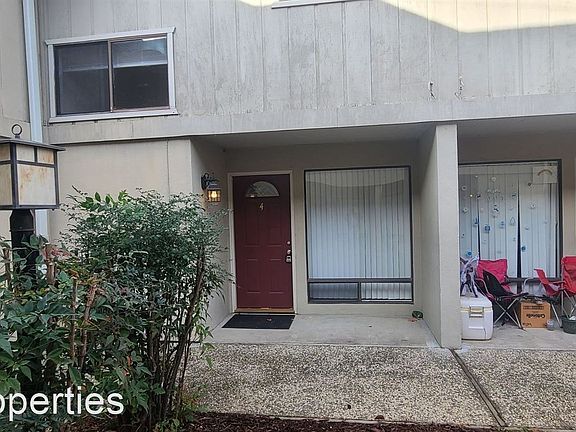 5th image of 209 Sharon Way Unit 4