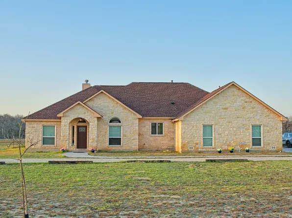 509 Lake Valley Dr., La Vernia, TX 78121