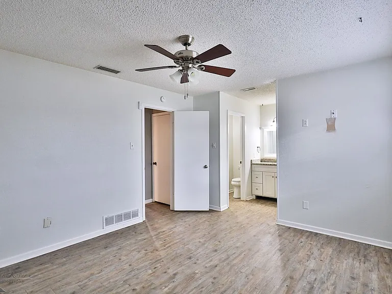 1734 Bob White Ct — Photo 16