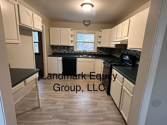 3rd image of 320 S Leslie St
