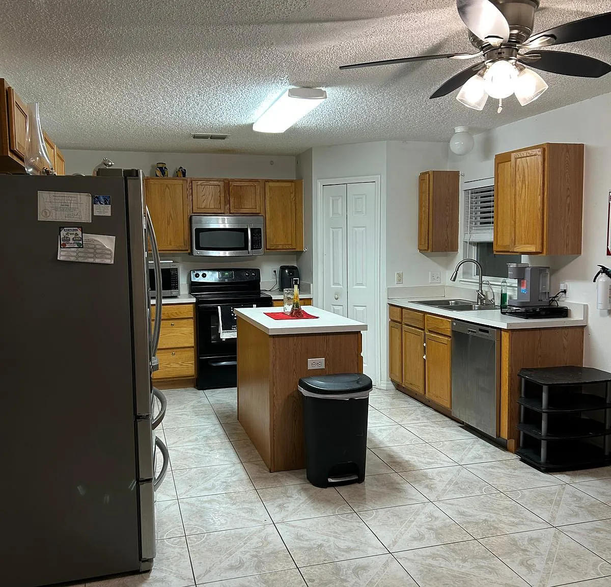 4 bed, 4.0 bath, 3500 sqft, $2,070 — Photo 3