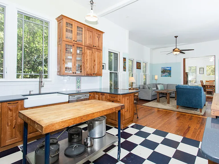 64 Clay St NE — Photo 32