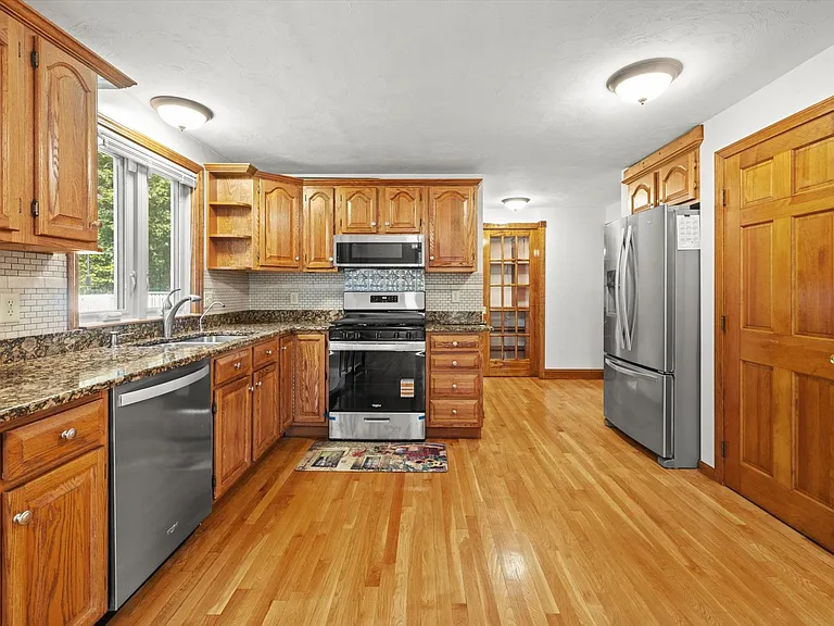 57 Harvest Wood Dr — Photo 10