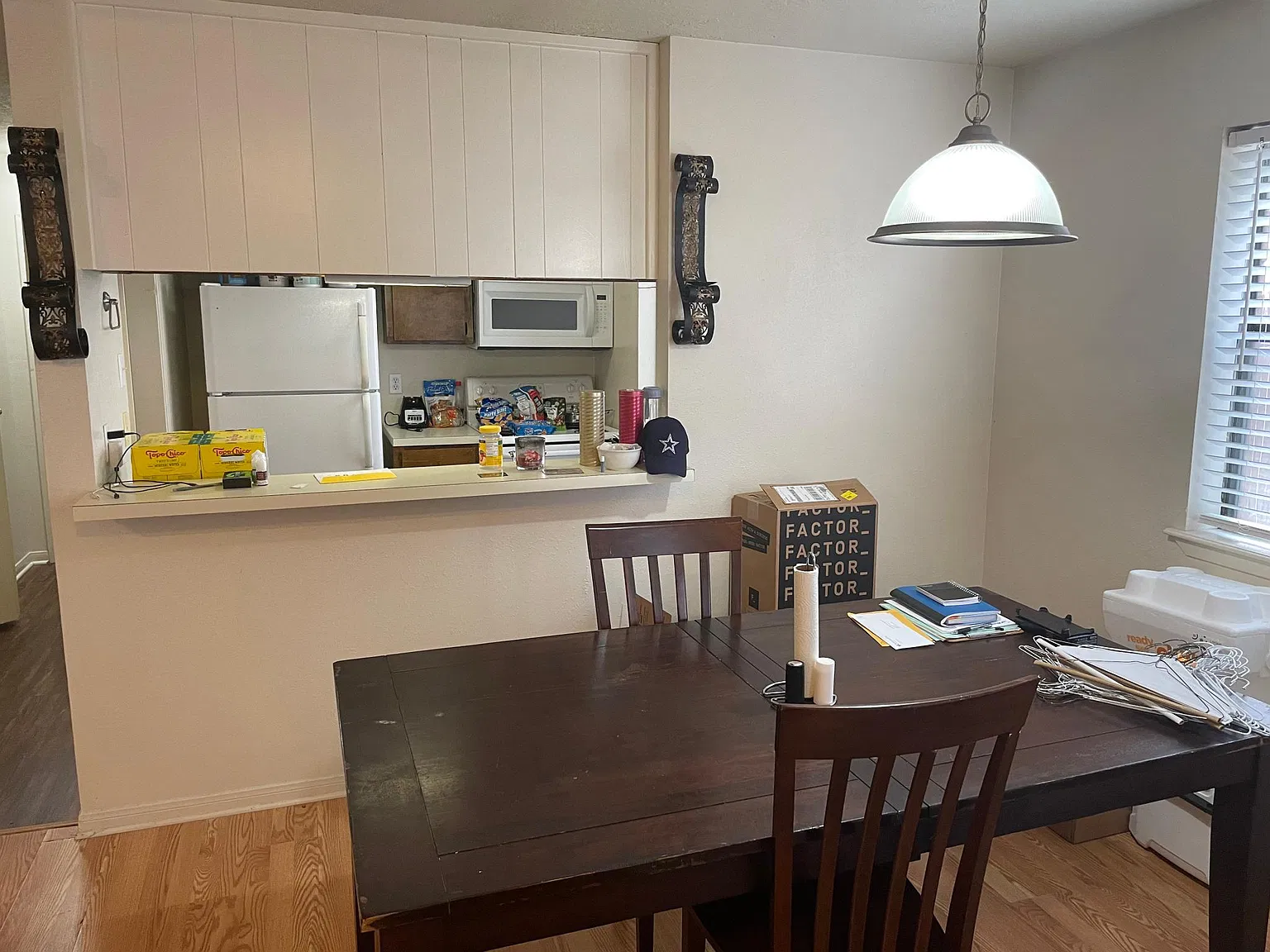 2528 Hickory Dr — Photo 3