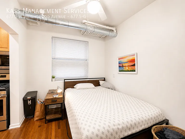 677-685.5 W Wrightwood Avenue — Photo 5