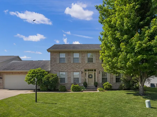 1303 Ridge Pointe Dr, Monticello, IL 61856