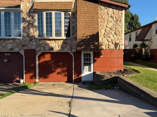 10237 Dedaker St, Philadelphia, PA 19116