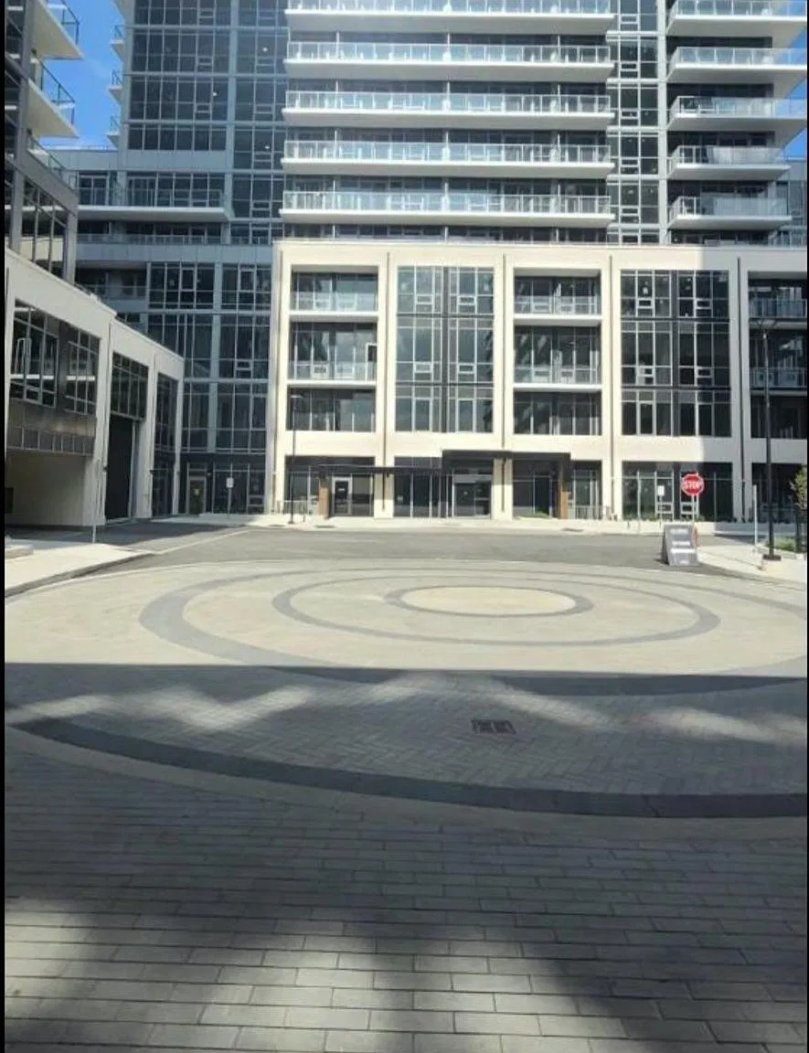The Millhouse Condominiums — Photo 2