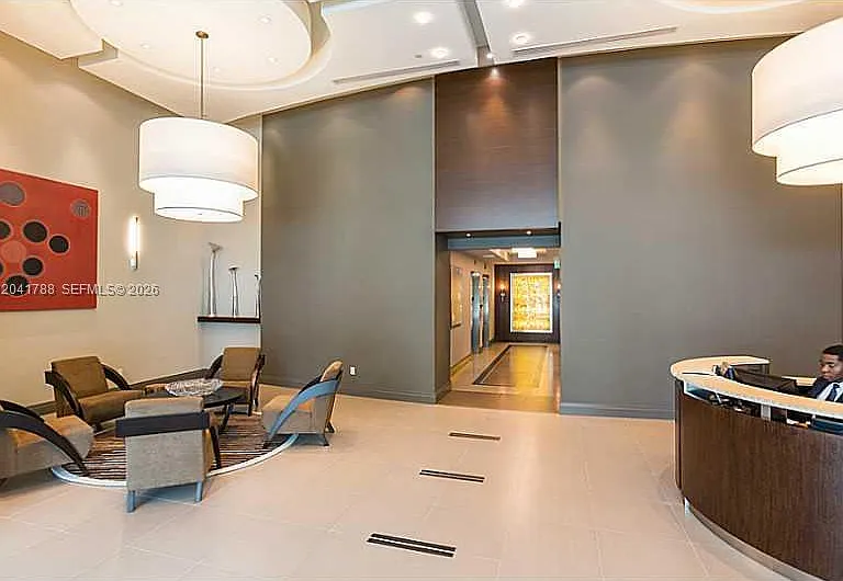 2525 SW 3rd Ave #1006 — Photo 2