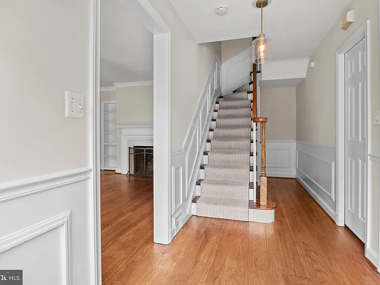 827 S Royal St — Photo 3