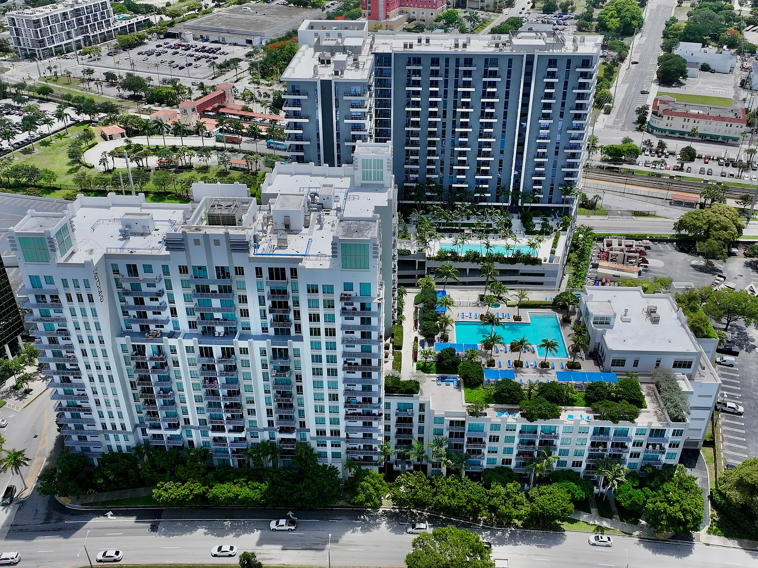 1 bed, 834 sqft, $2,150 — Photo 2