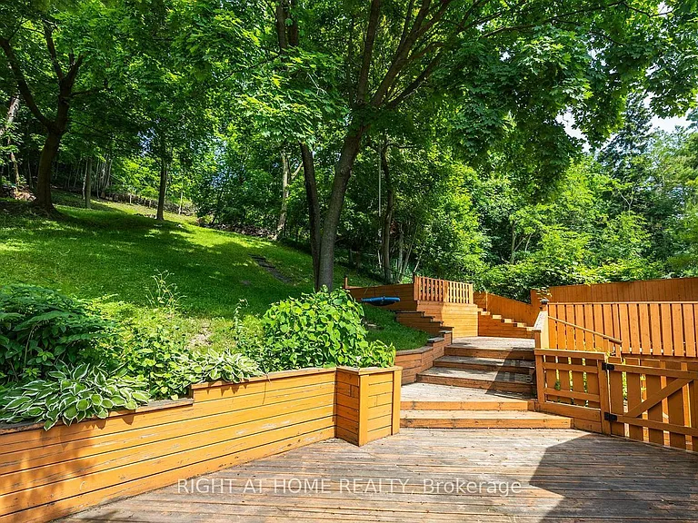 40 Catalina Dr — Photo 3