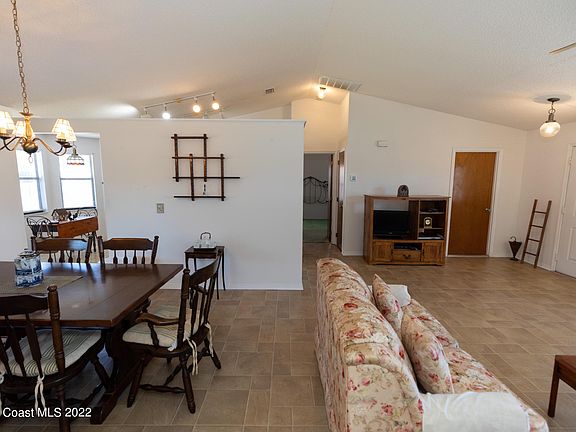 3rd image of 1671 Sweetwood Dr