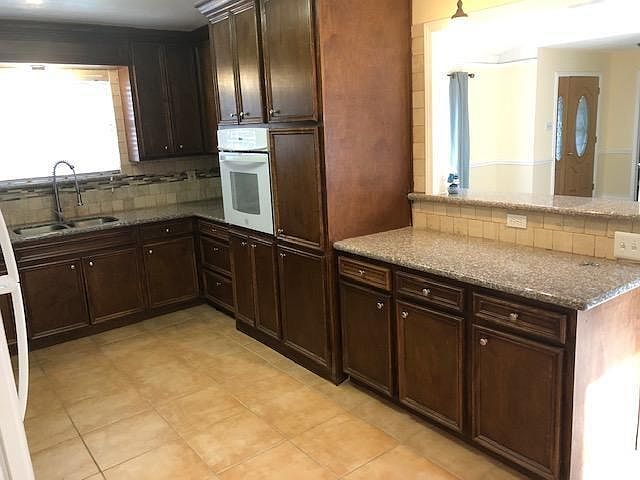 1st image of 826 Bishopvale Dr