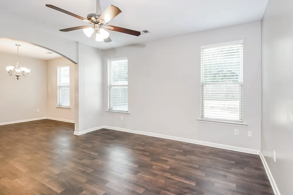 3 bed, 2.5 bath, 1864 sqft, $2,120 — Photo 4
