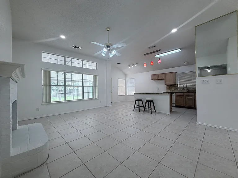 2207 Hickory Wood Trl — Photo 19