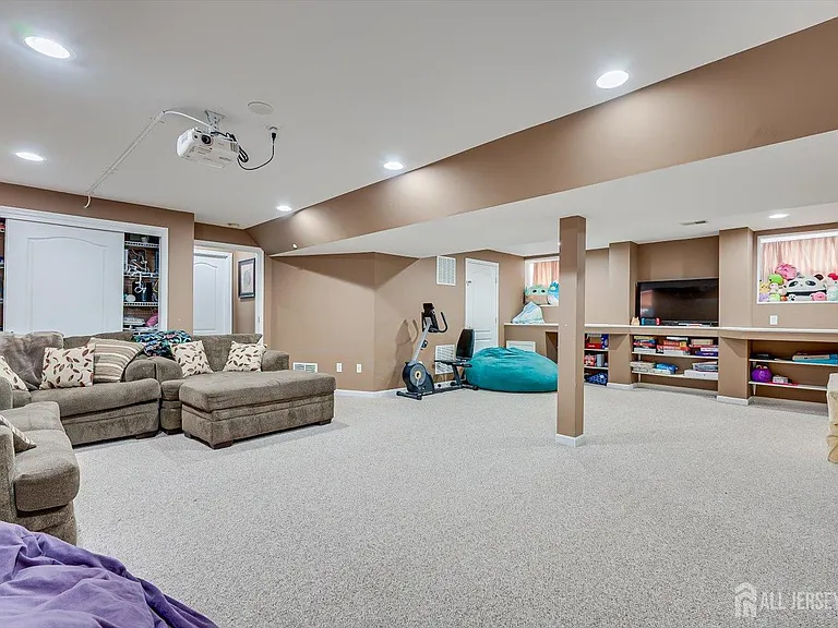 300 Morning Glory Dr — Photo 22