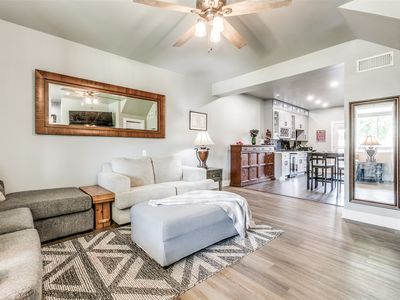1527 Seegar St, Dallas, TX, 75215