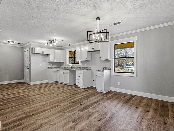 4th image of 1205 Ward Ln