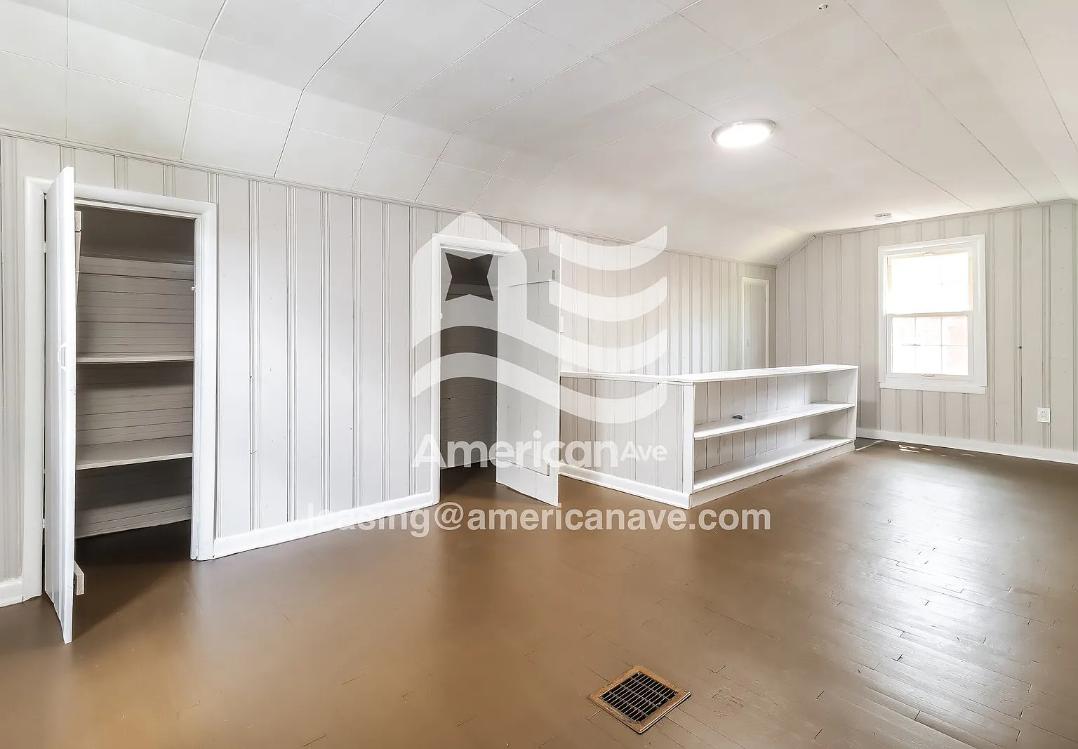 3 bed, 1.5 bath, 1050 sqft, $1,097 — Photo 2