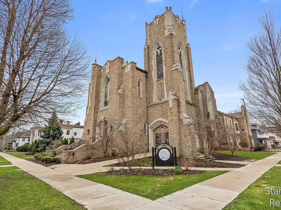 253 Prospect Ave NE #309