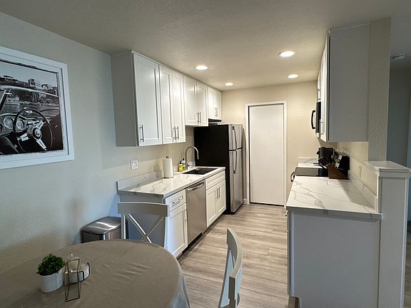 5th image of 845 Woodside Way APT 103