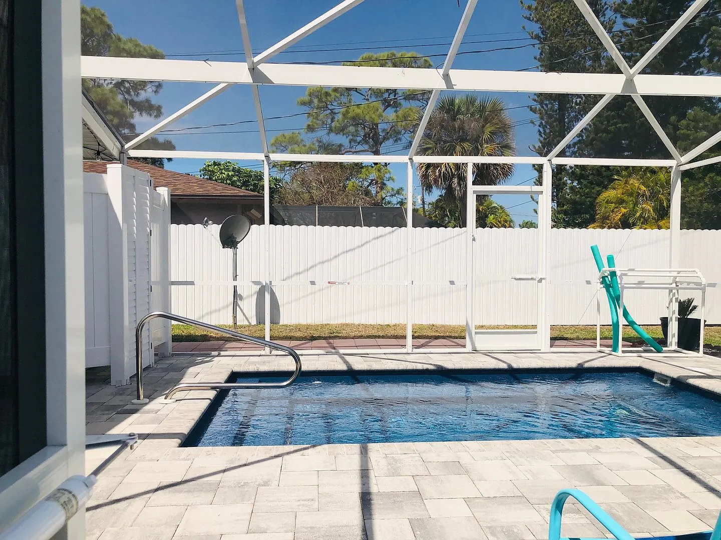 Experience this Short Term Furnished Off season Single Family 2/2 Pool home. — Photo 3