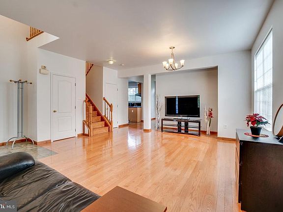 5th image of 5075 Higgins Dr