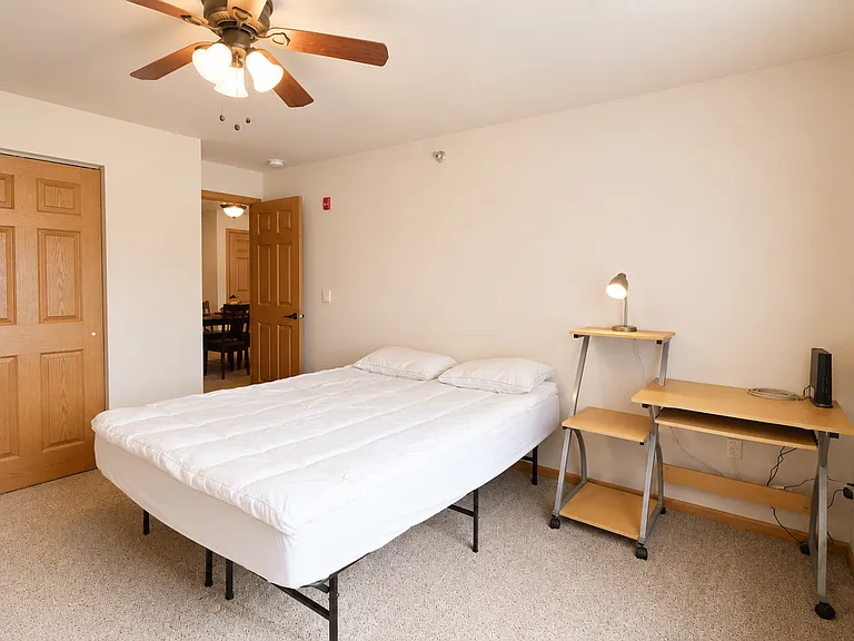 Berry Pointe Luxury Apartments — Photo 55