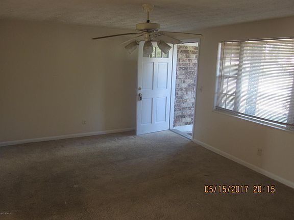4th image of 122 Hercules Dr E