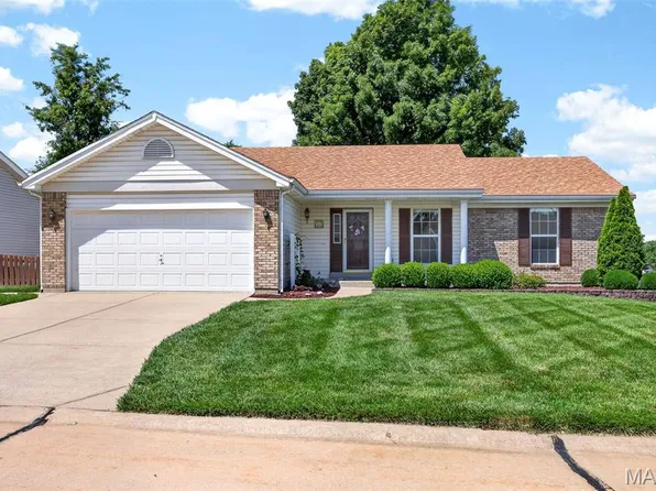 303 Harper Ct, Saint Peters, MO 63376