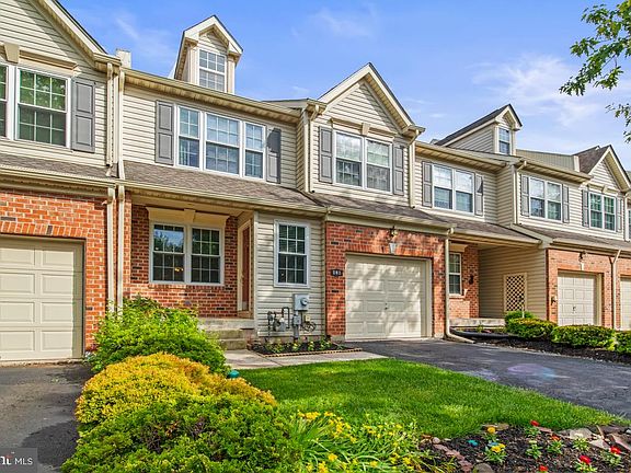 2nd image of 201 Wyncote Ct
