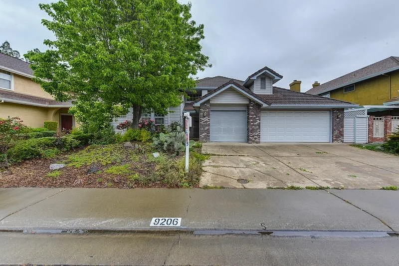 9206 Laguna Springs Way photo 1