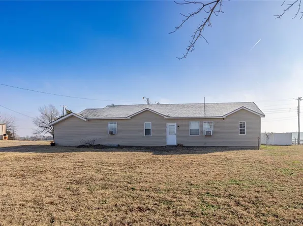 1009 S Broadway Ave, Hinton, OK 73047