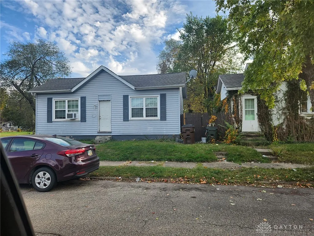1920 Arlington Ave photo 1