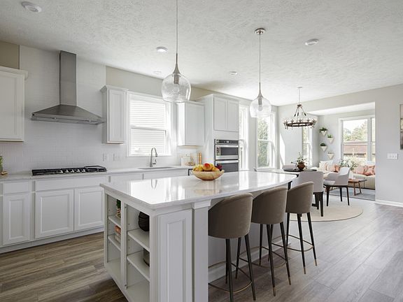 Kitchen with Center Island and Breakfast Bar