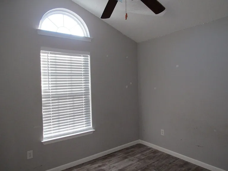 151 Heath Dr — Photo 14