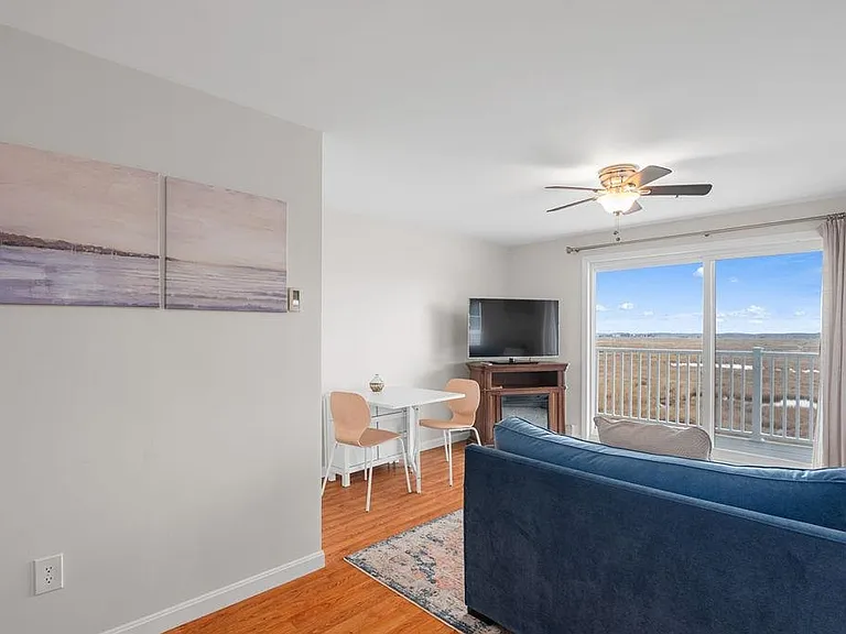 611 Ocean Blvd #3 — Photo 15