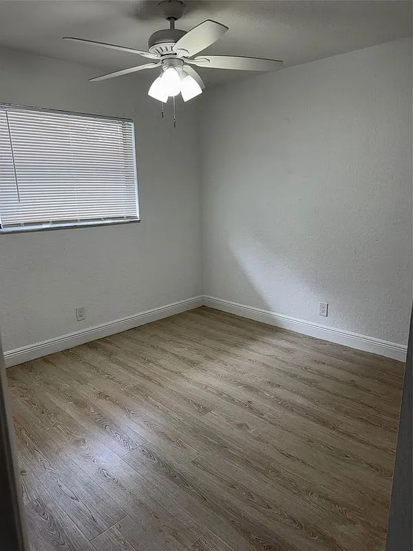 4 bed, 2.0 bath, 1907 sqft, $3,900 — Photo 4