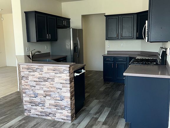 4th image of 78010 Deerbrook Cir