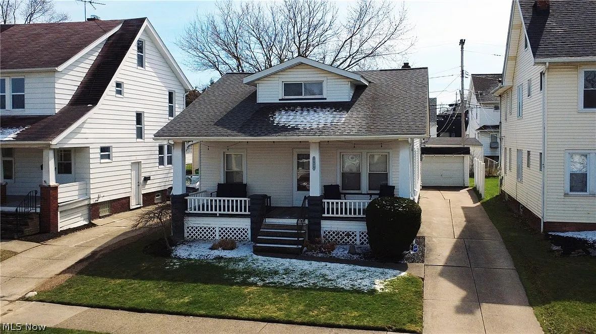 10606 Langton Ave photo 1